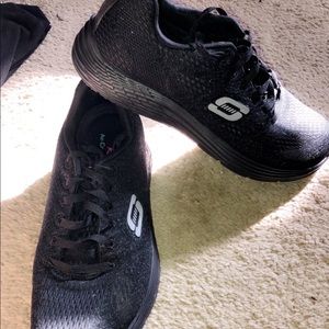 Skechers relax fit memory foam shoe